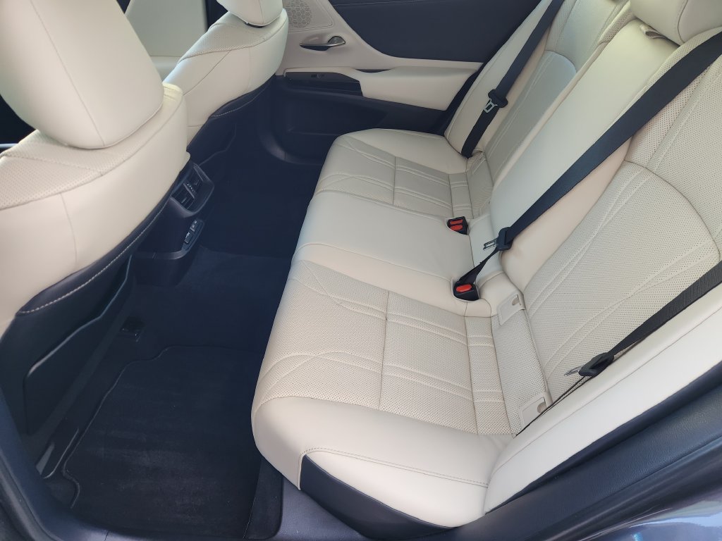 Certified 2024 Lexus ES 350 w/ Technology Package FWD image 30
