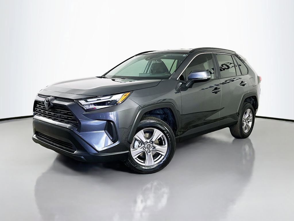 Used 2023 Toyota RAV4 XLE FWD image 3