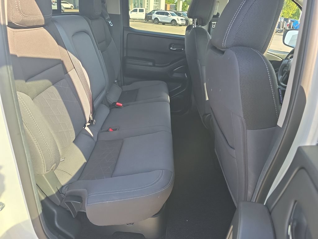 Used 2026 Nissan Frontier SV AWD/4WD image 15