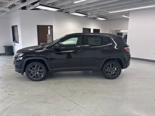 New 2026 Jeep Compass Latitude AWD/4WD image 5