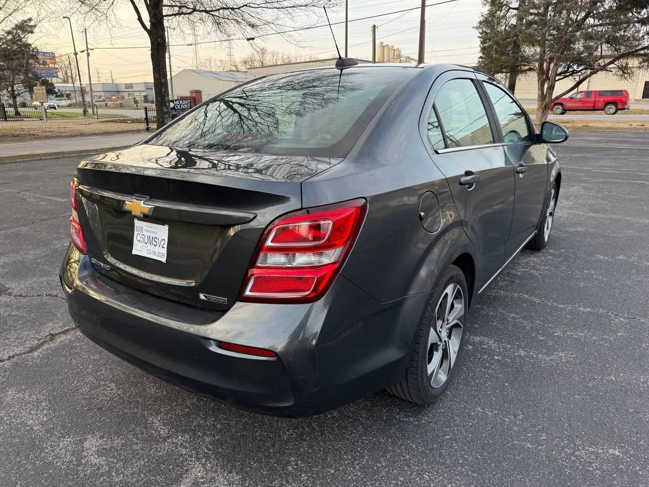 Used 2019 Chevrolet Sonic Premier FWD image 5