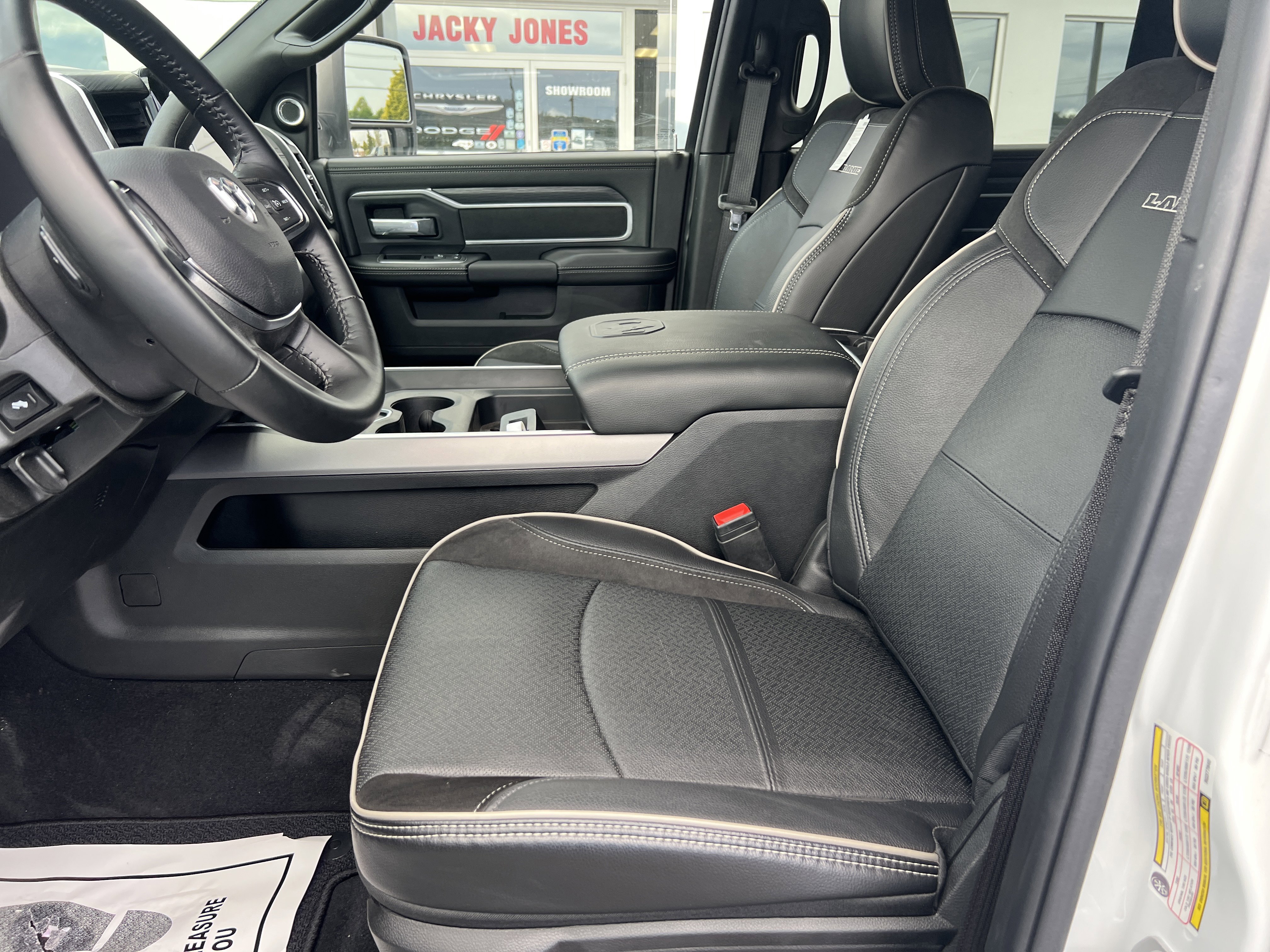 Used 2024 RAM 3500 Laramie w/ Night Edition image 21
