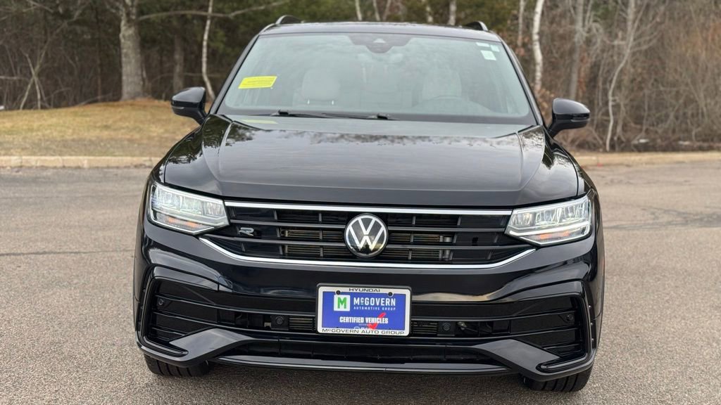 Used 2023 Volkswagen Tiguan SE R-Line image 2