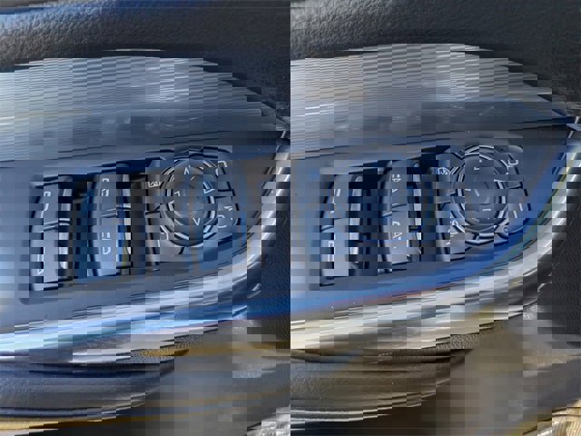 Used 2024 Cadillac XT4 Premium Luxury image 20