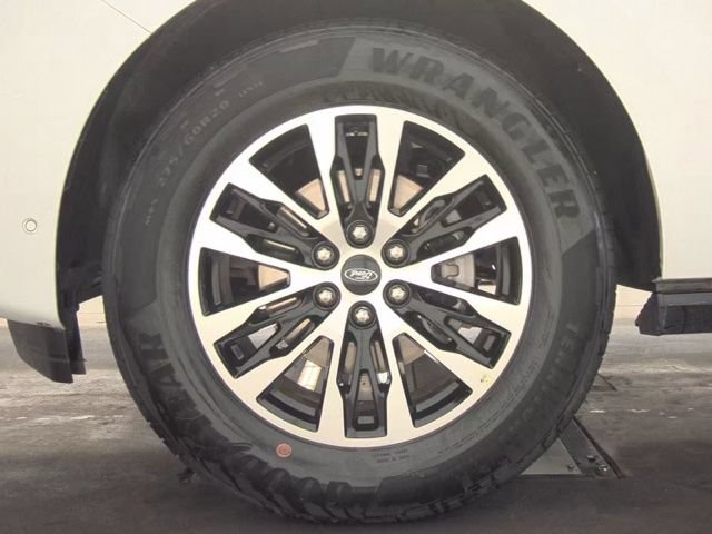 Used 2025 Ford Expedition Max Platinum AWD/4WD image 19