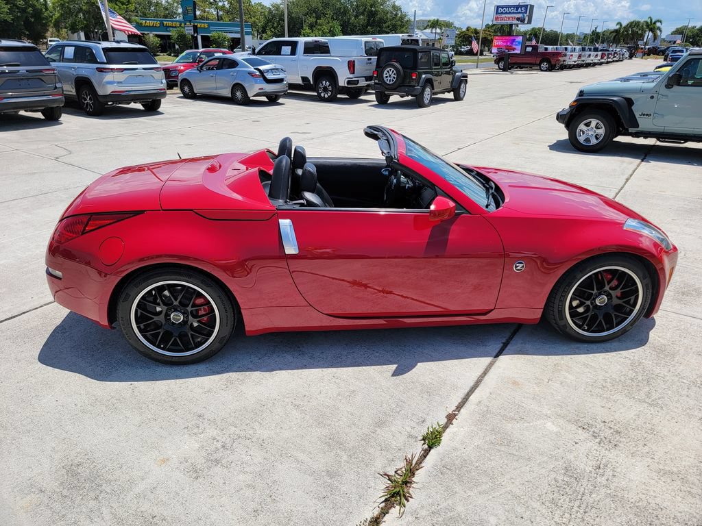 Used 2005 Nissan 350Z Touring RWD image 15