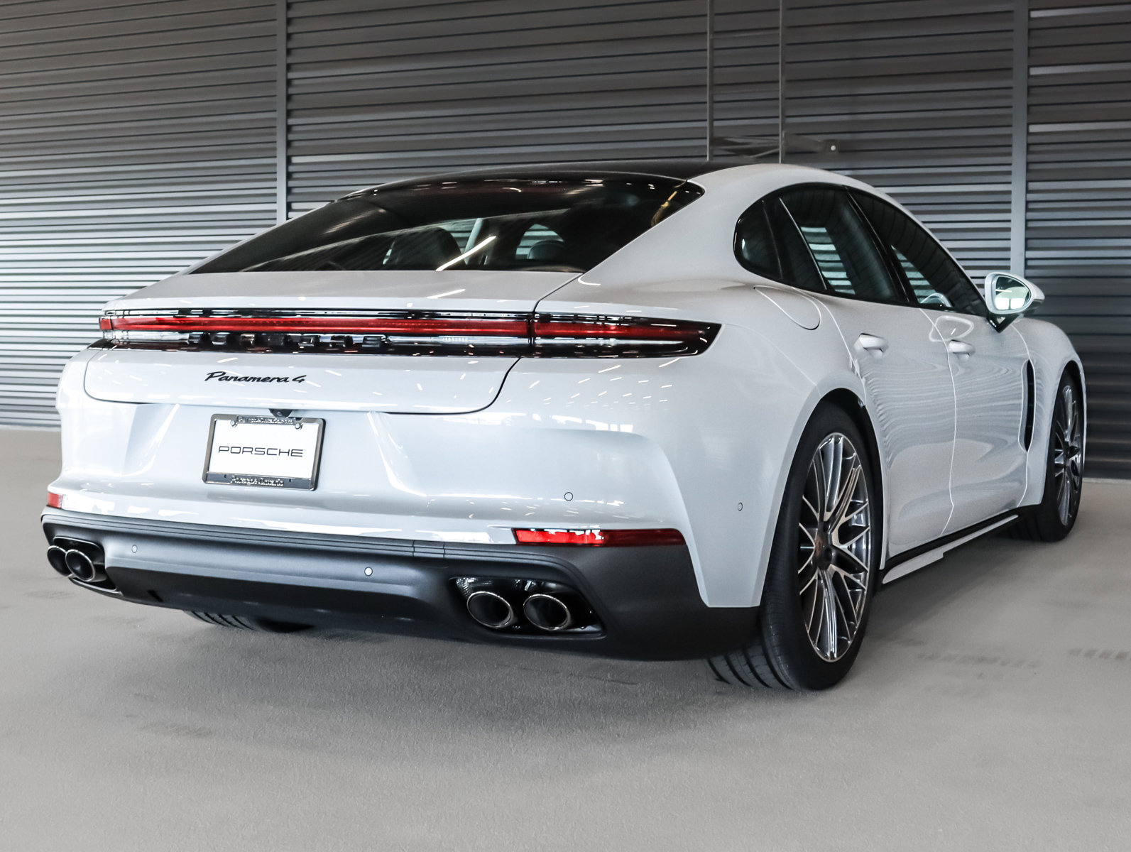 Used 2025 Porsche Panamera 4 image 10