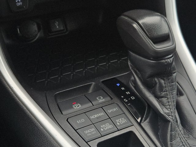 Certified 2021 Toyota RAV4 LE AWD/4WD image 22