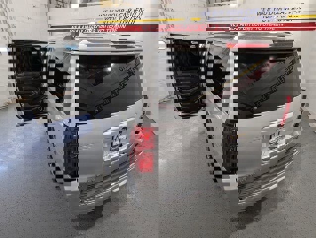 Used 2017 Chevrolet Suburban Premier image 13