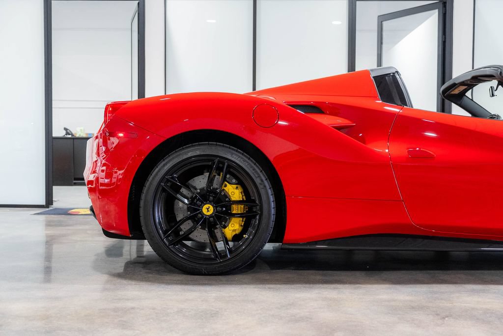 Used 2018 Ferrari 488 Spider RWD image 40