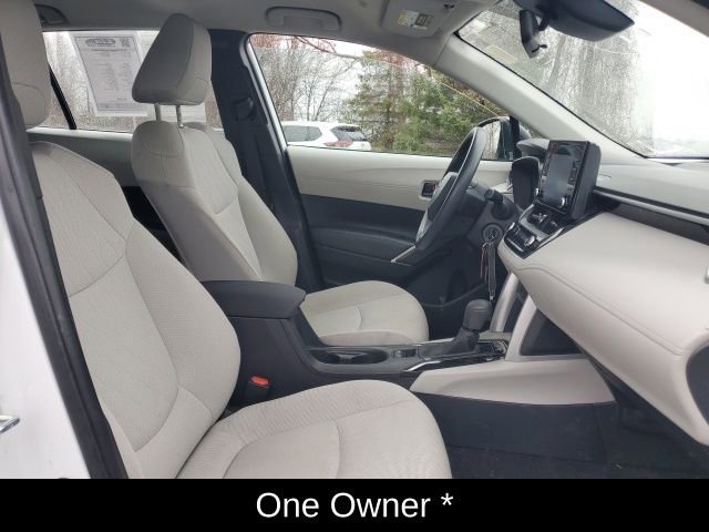 Used 2022 Toyota Corolla Cross L image 9