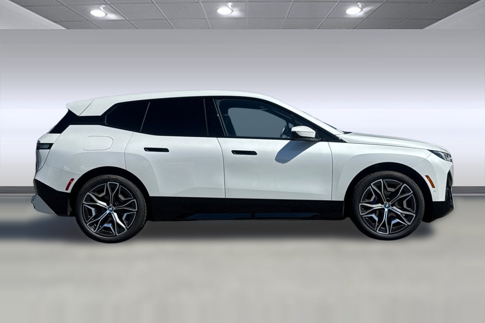 Certified 2024 BMW iX xDrive50 w/ Sport Package AWD/4WD image 8