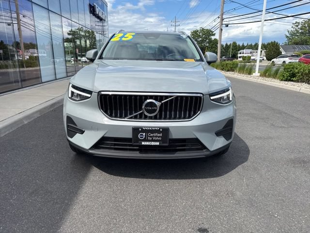Certified 2025 Volvo XC40 B5 Core AWD/4WD image 7