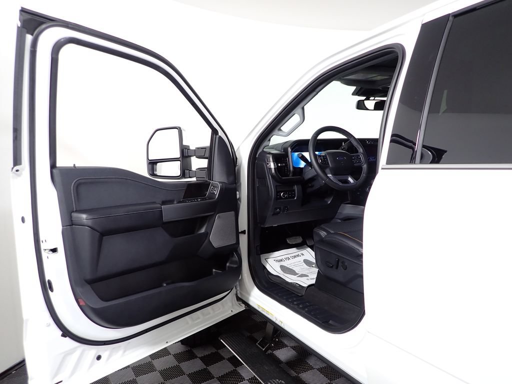 Used 2026 Ford F450 Lariat w/ Lariat Ultimate Package AWD/4WD image 22