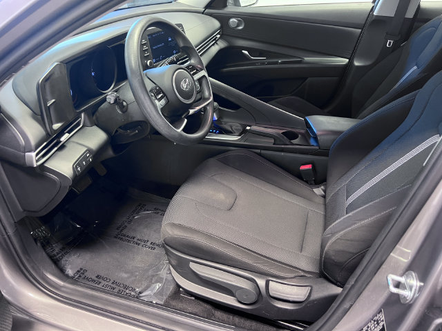 Used 2023 Hyundai Elantra SE FWD image 6