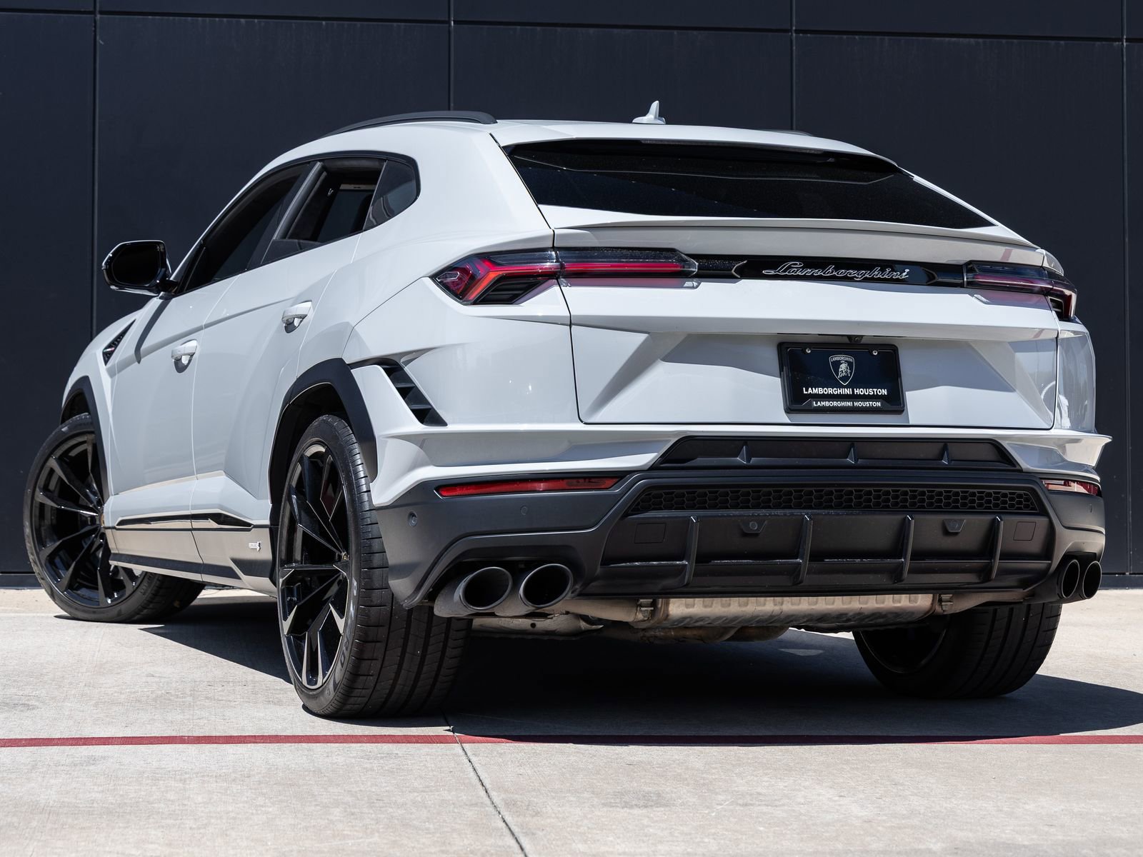 Used 2023 Lamborghini Urus S AWD/4WD image 6