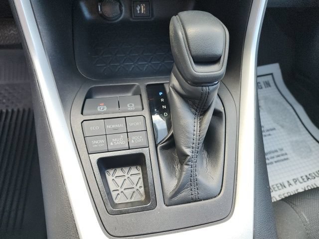 Used 2023 Toyota RAV4 XLE AWD/4WD image 26