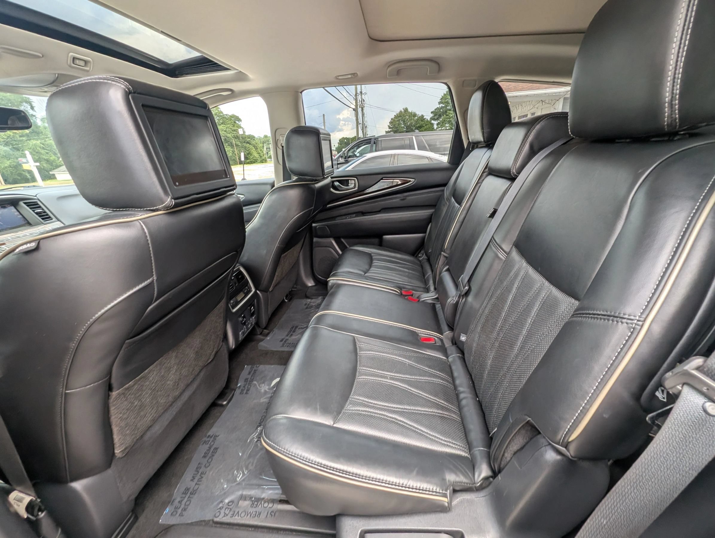 Used 2017 INFINITI QX60 FWD w/ Deluxe Technology Package image 36
