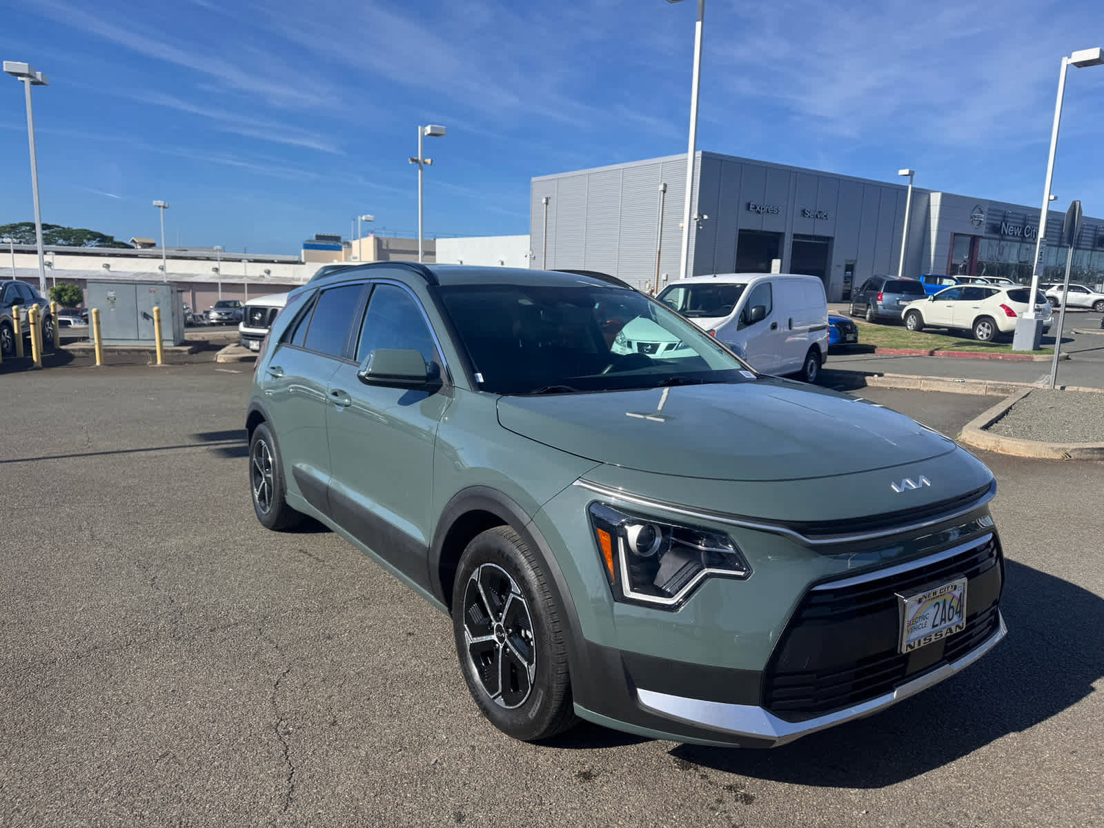 Used 2023 Kia Niro EX image 2