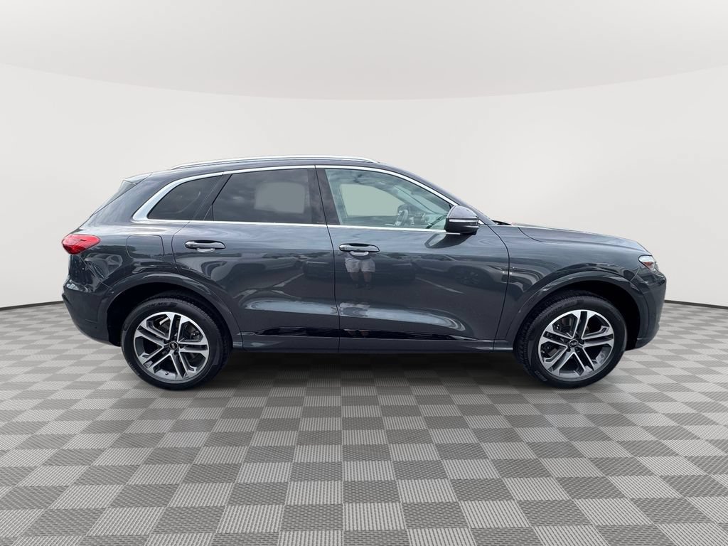 Used 2025 Audi Q5 Premium Plus AWD/4WD image 3