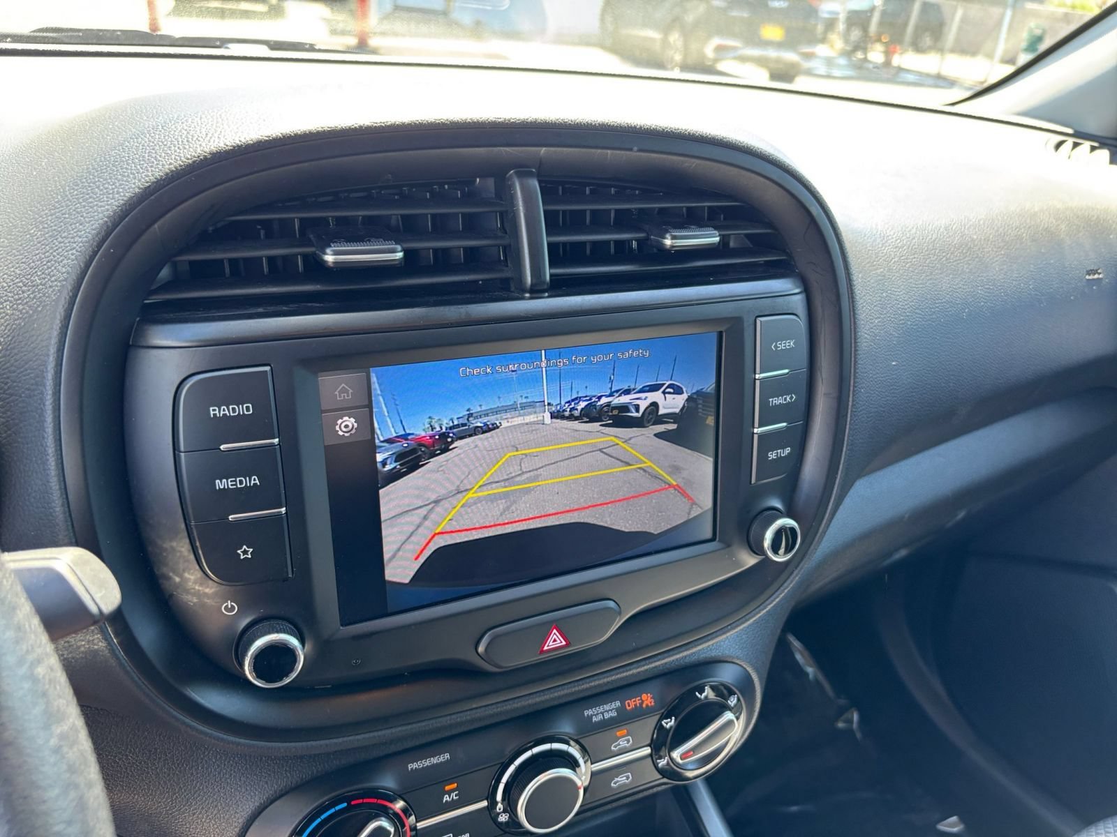 Used 2025 Kia Soul LX w/ LX Technology Package FWD image 22