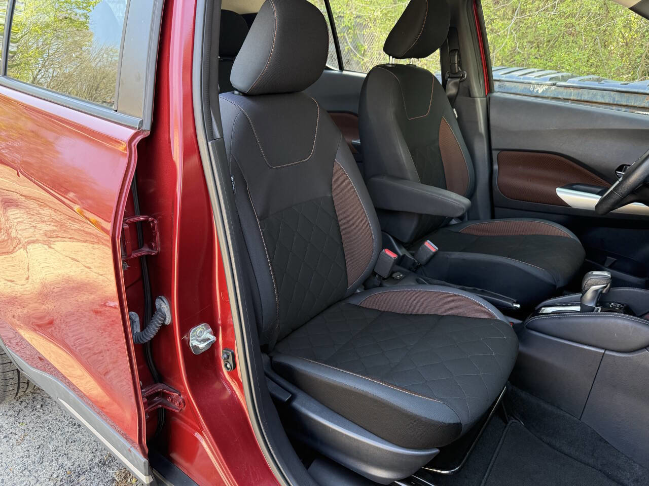 Used 2019 Nissan Kicks SR w/ Exterior Package image 28