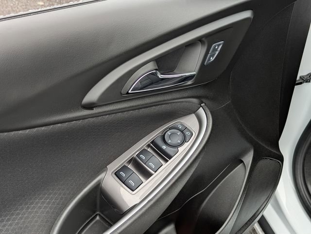 Used 2025 Chevrolet Malibu LS image 11