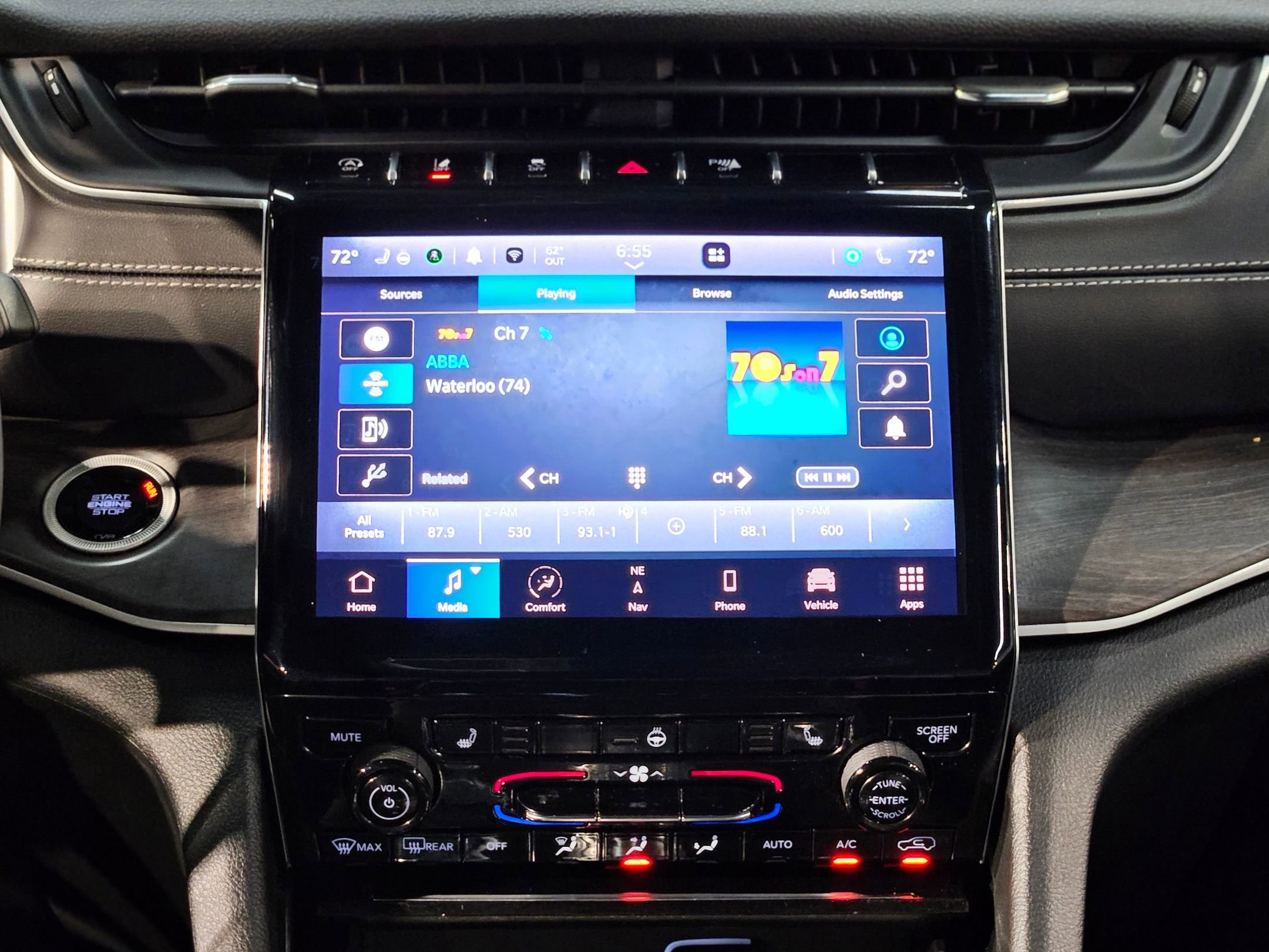 Used 2024 Jeep Grand Cherokee Limited image 16