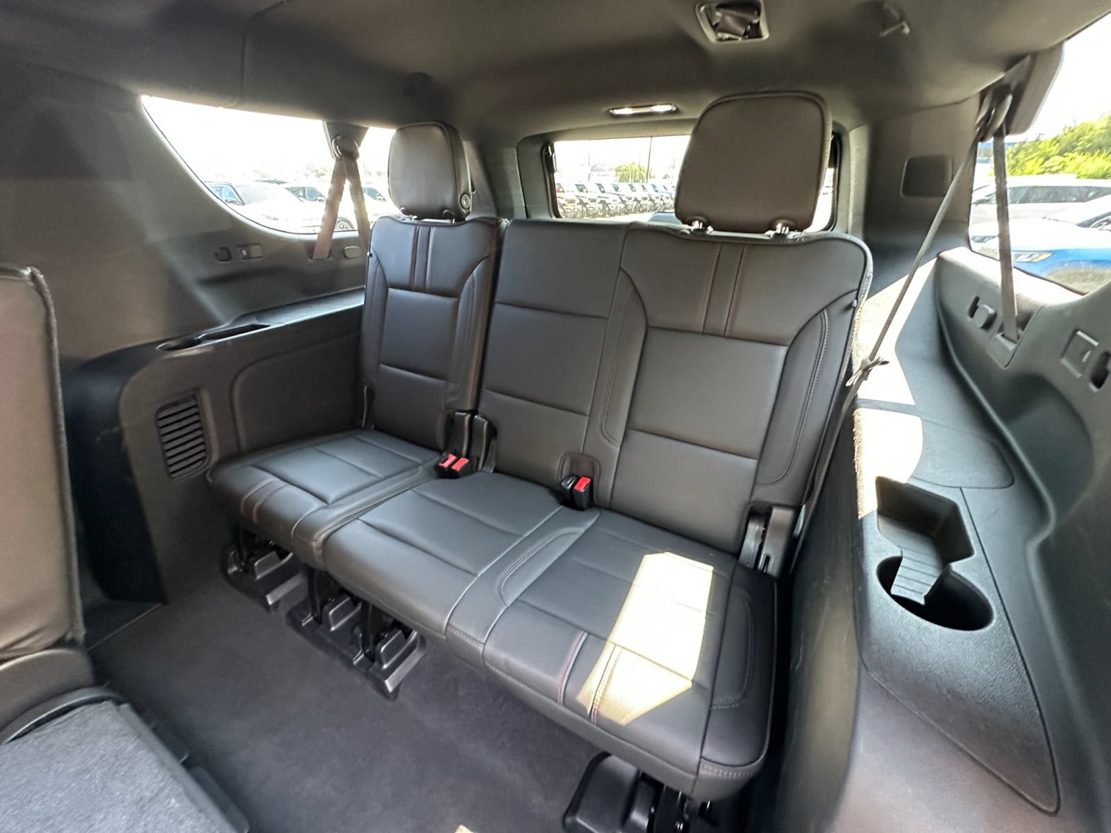 Used 2021 Chevrolet Suburban RST AWD/4WD image 34