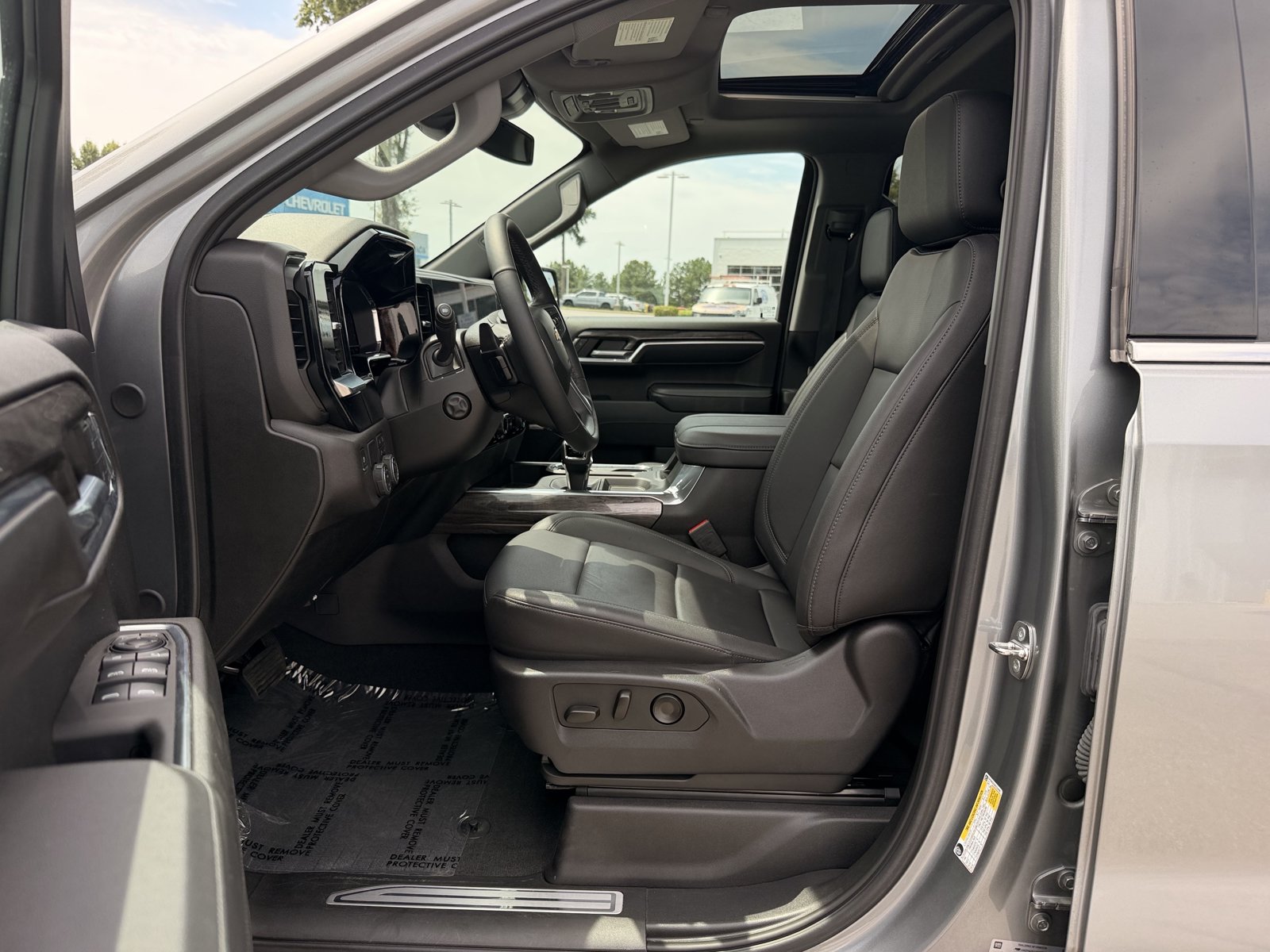 Used 2024 Chevrolet Silverado 1500 LTZ w/ LTZ Premium Package RWD image 14