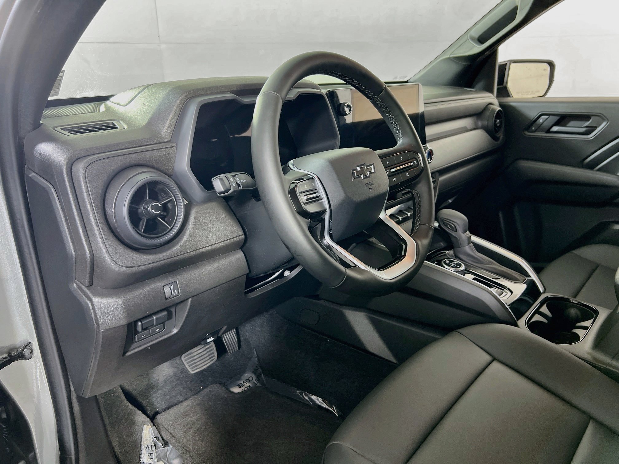Used 2026 Chevrolet Colorado Trail Boss AWD/4WD image 9