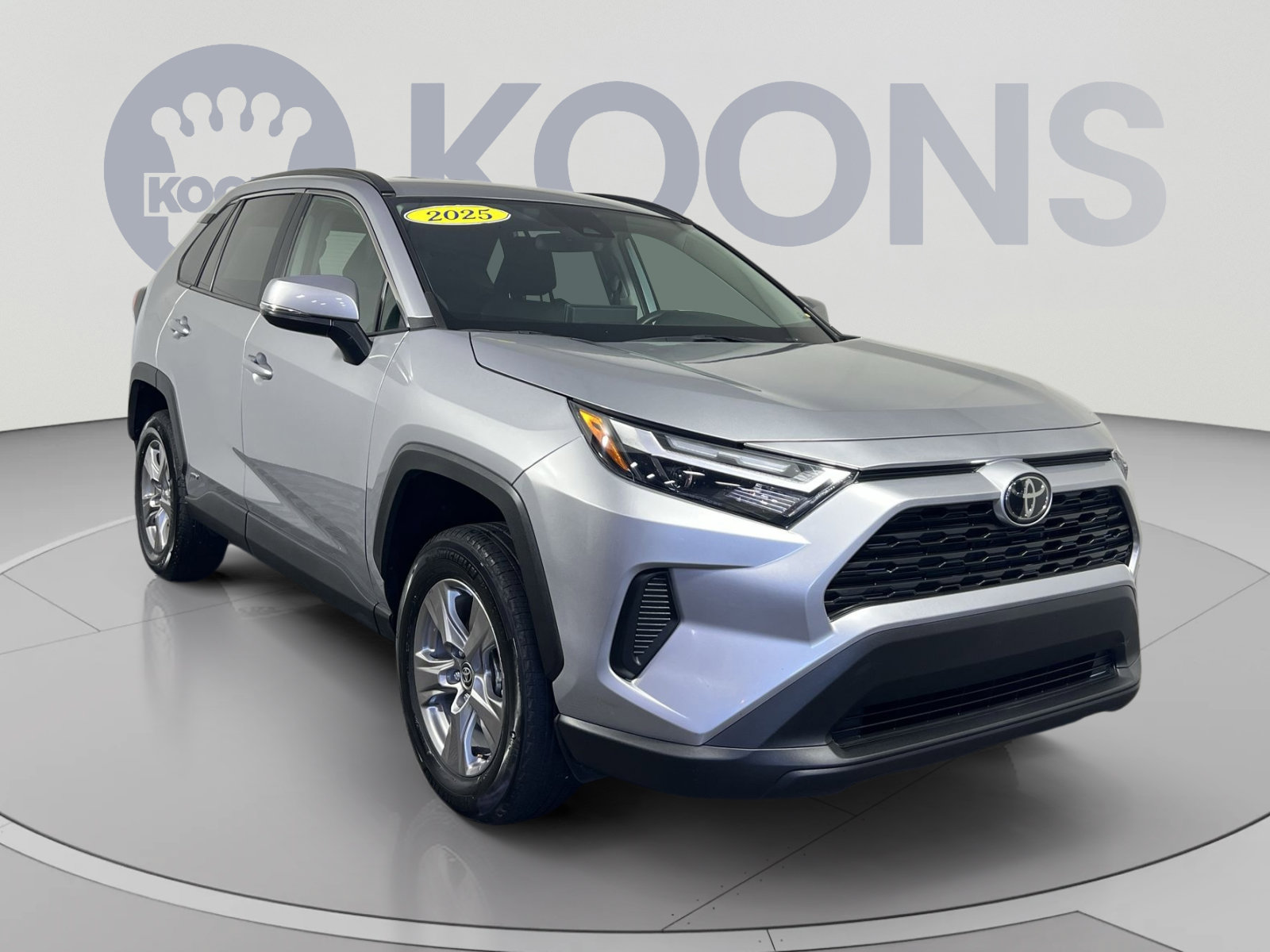 Used 2025 Toyota RAV4 XLE AWD/4WD image 10