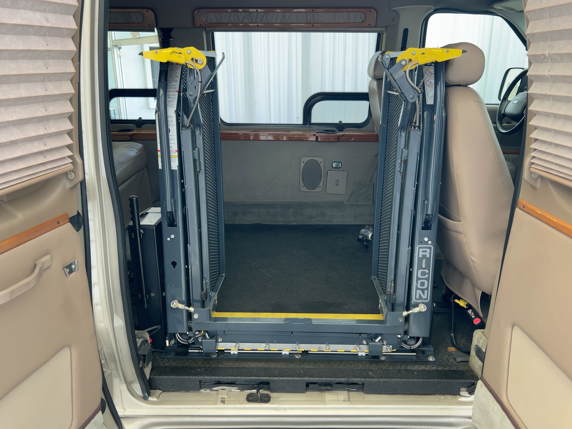 Used 2007 Ford E-150 and Econoline 150 image 15