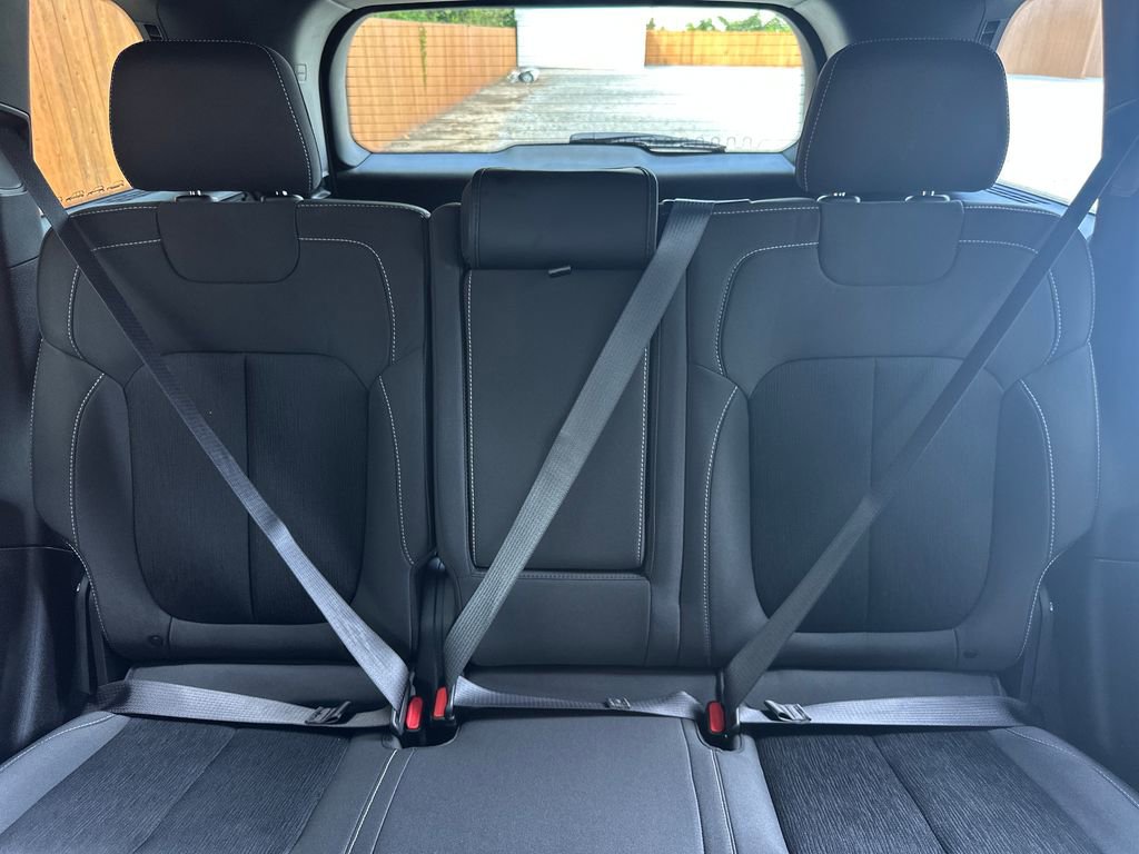 Used 2025 Jeep Grand Cherokee Laredo w/ Trailer Tow Package image 34