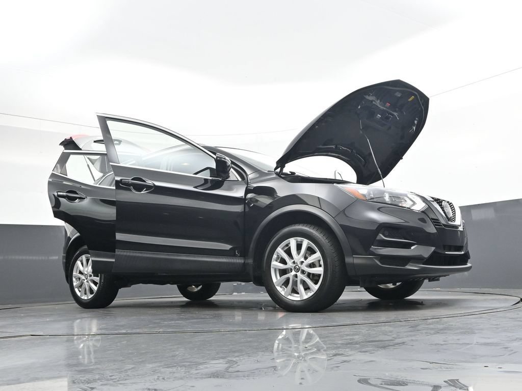 Used 2020 Nissan Rogue Sport SV FWD image 48