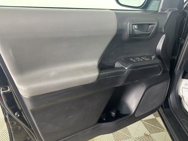 Used 2020 Toyota Tacoma SR AWD/4WD image 12