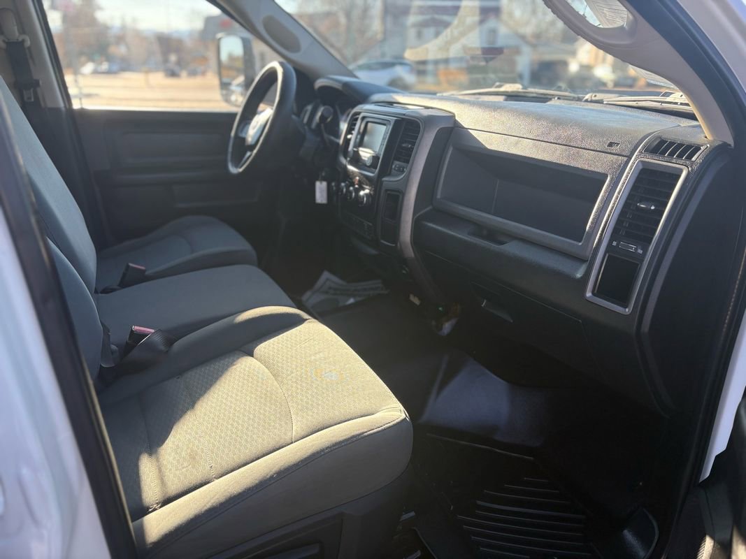 Used 2018 RAM 3500 Tradesman w/ Chrome Appearance Group image 16