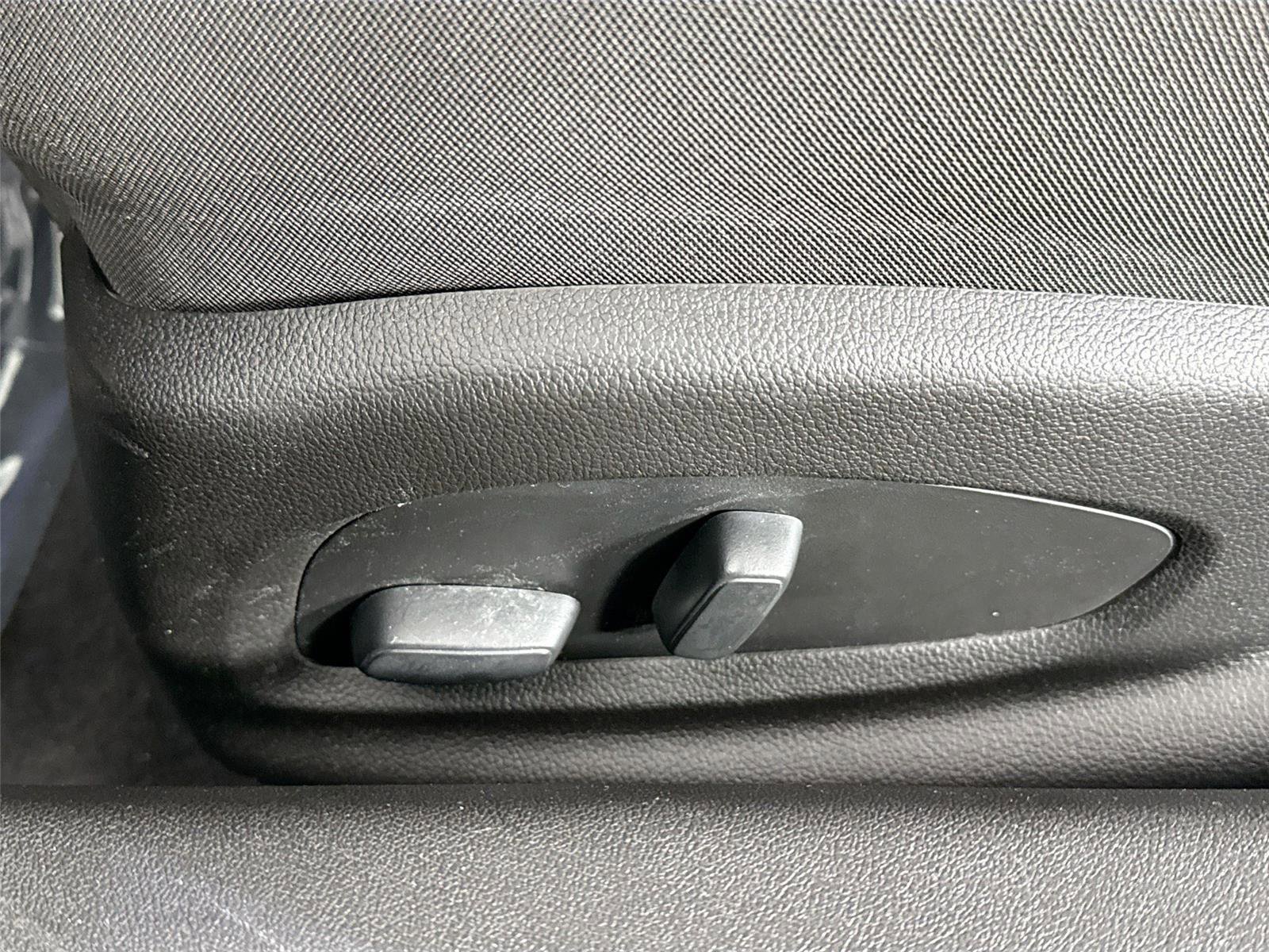 Used 2021 Chevrolet Camaro LT image 25