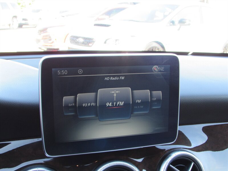 Used 2015 Mercedes-Benz CLA 250 image 16