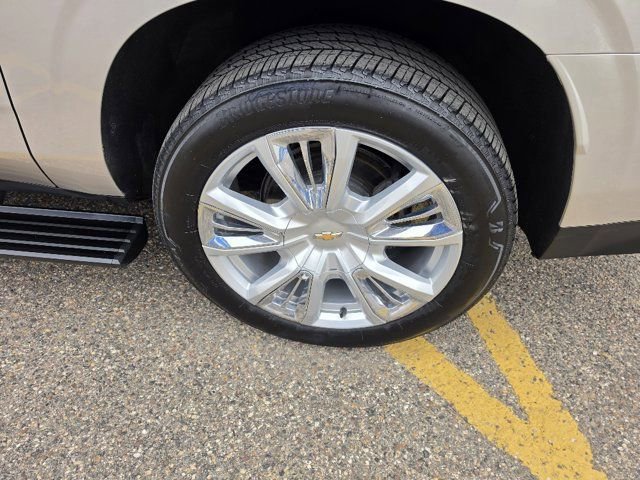 Used 2023 Chevrolet Suburban High Country AWD/4WD image 7