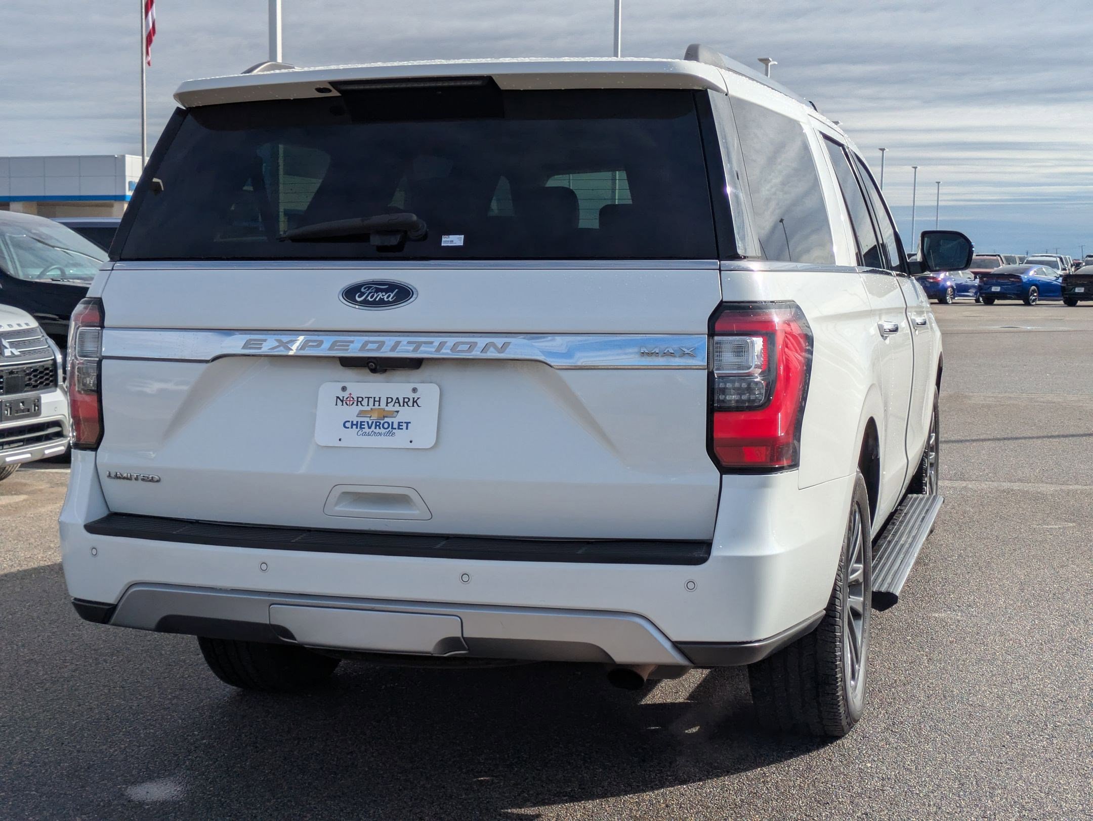 Used 2021 Ford Expedition Max Limited image 3