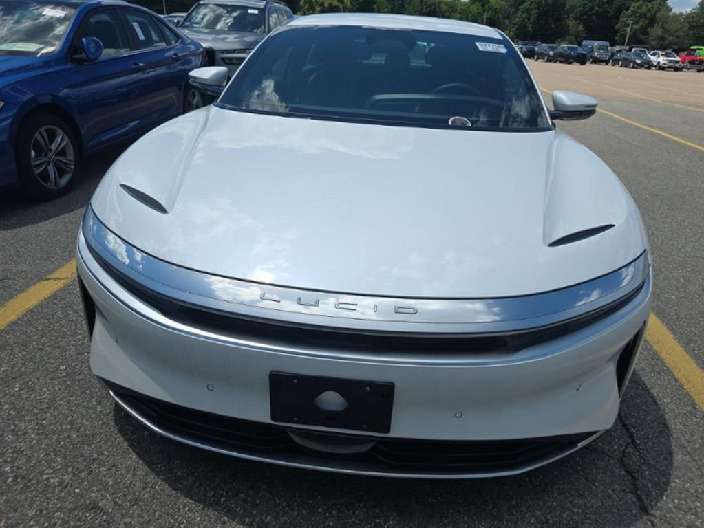 Used 2024 Lucid Air Touring AWD/4WD image 2