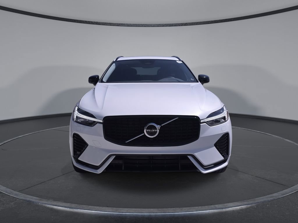 Certified 2023 Volvo XC60 T8 Plus AWD/4WD image 2