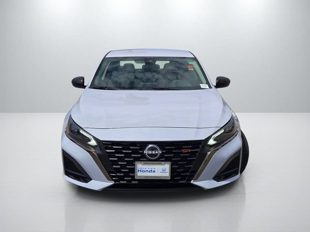 Used 2024 Nissan Altima 2.5 SR FWD image 2
