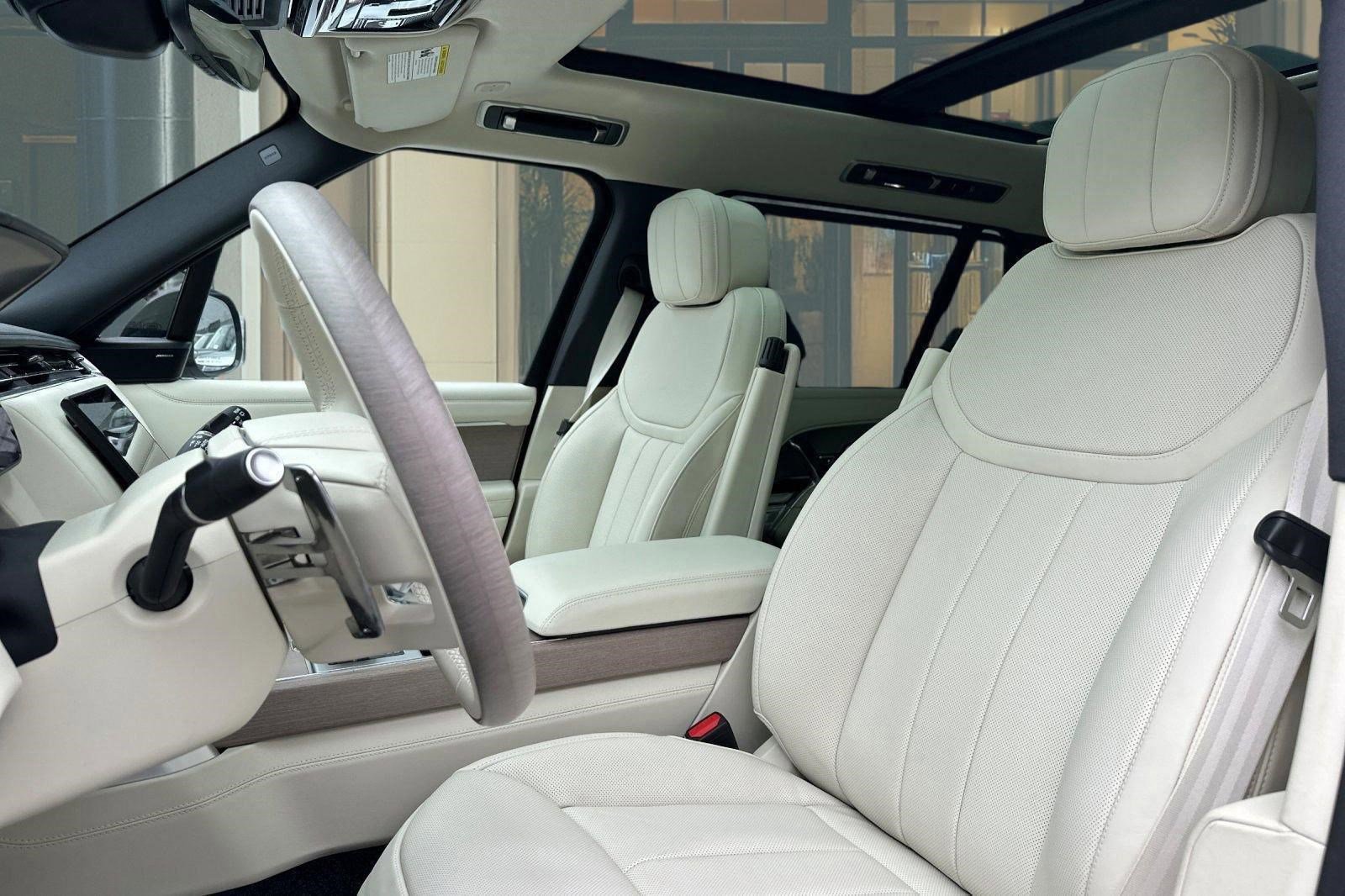 New 2025 Land Rover Range Rover Long Wheelbase SE AWD/4WD image 20