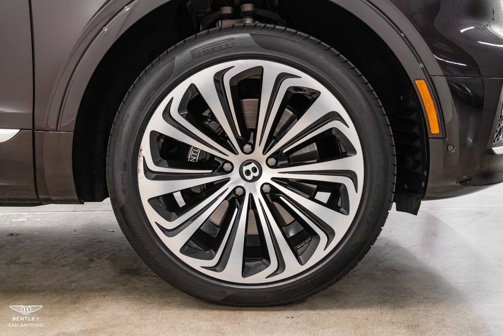 Used 2021 Bentley Bentayga AWD/4WD image 6
