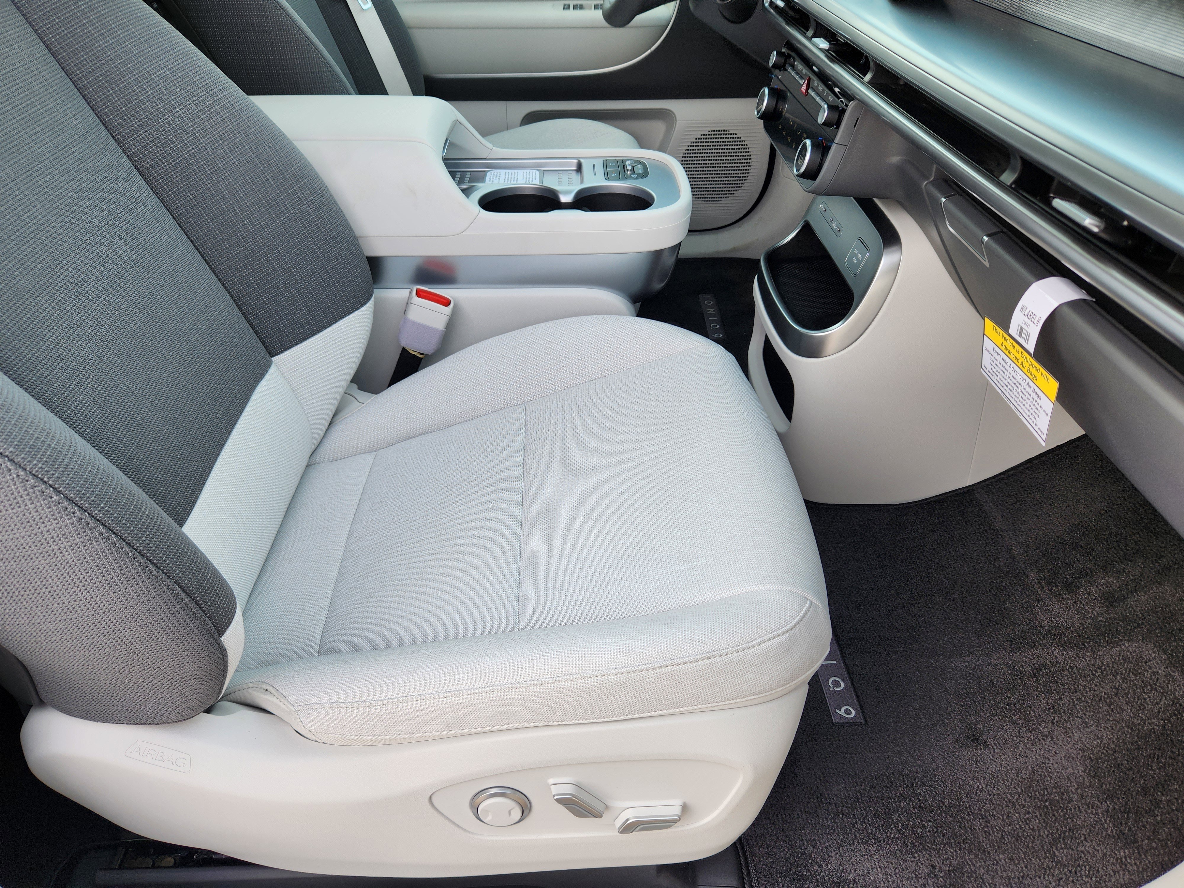 New 2026 Hyundai Ioniq 9 SE image 15