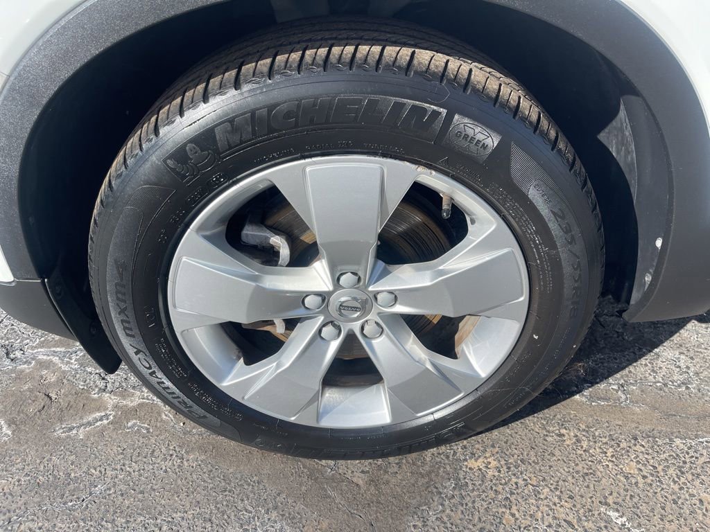 Used 2020 Volvo XC40 T5 Momentum image 27