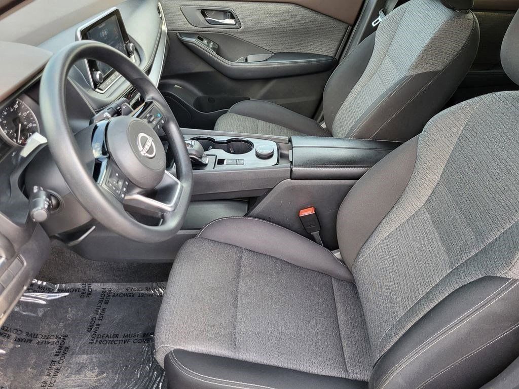 Used 2023 Nissan Rogue SV image 6