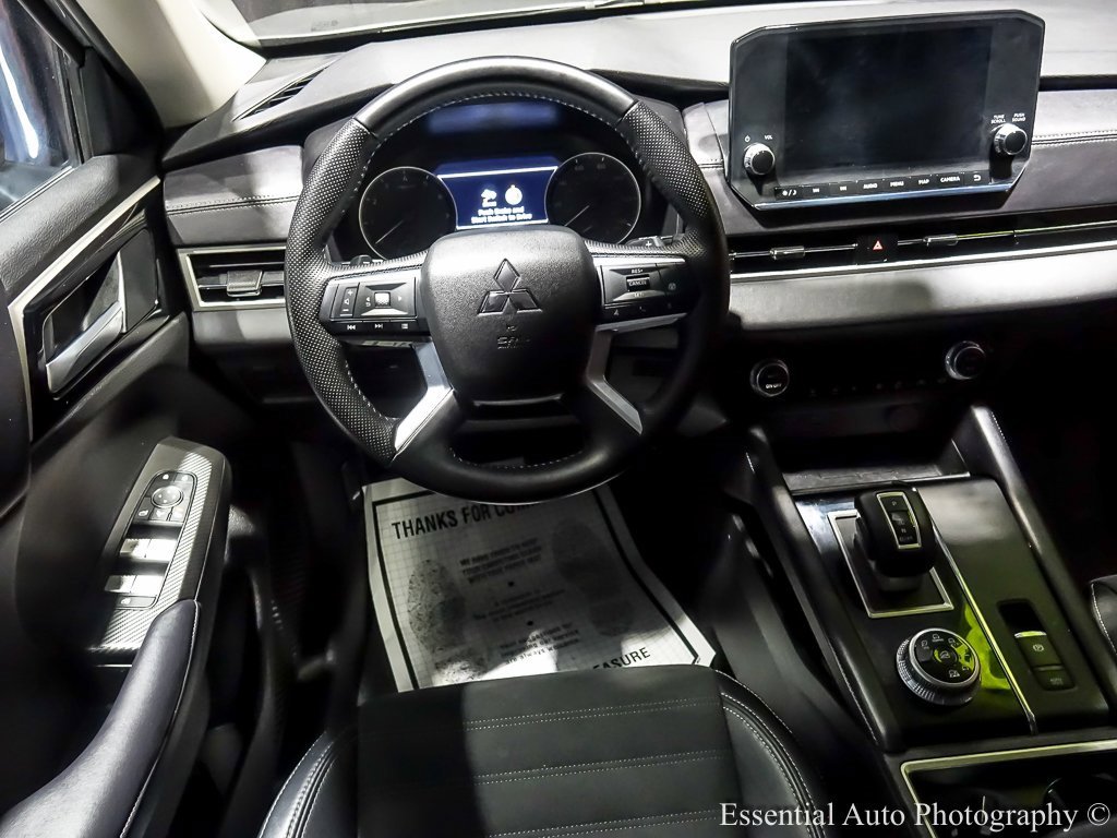 Used 2023 Mitsubishi Outlander SE image 17
